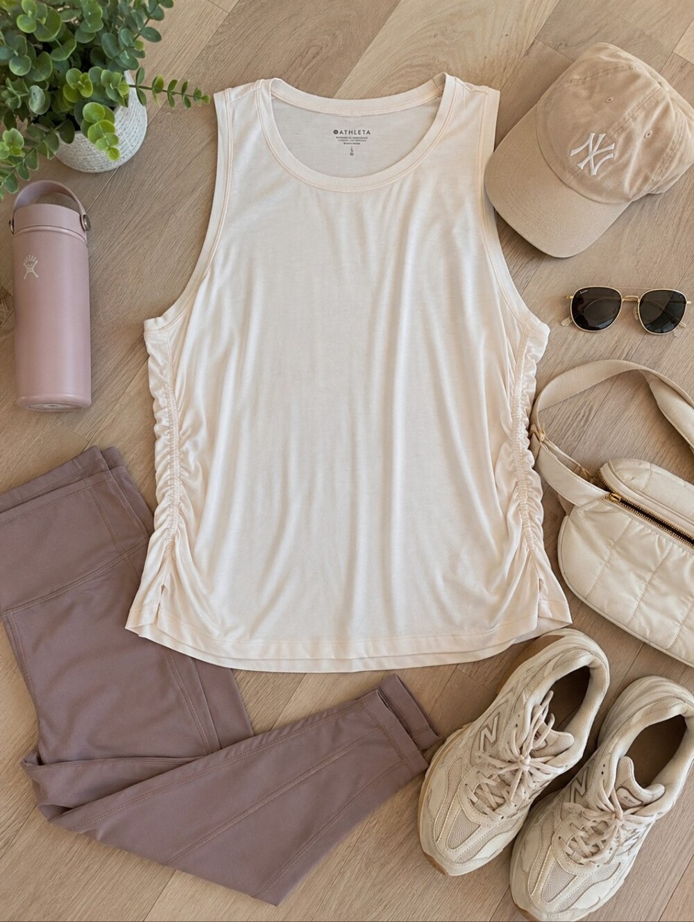 Athleta Cream Side-Ruched Performance Tank Size Large